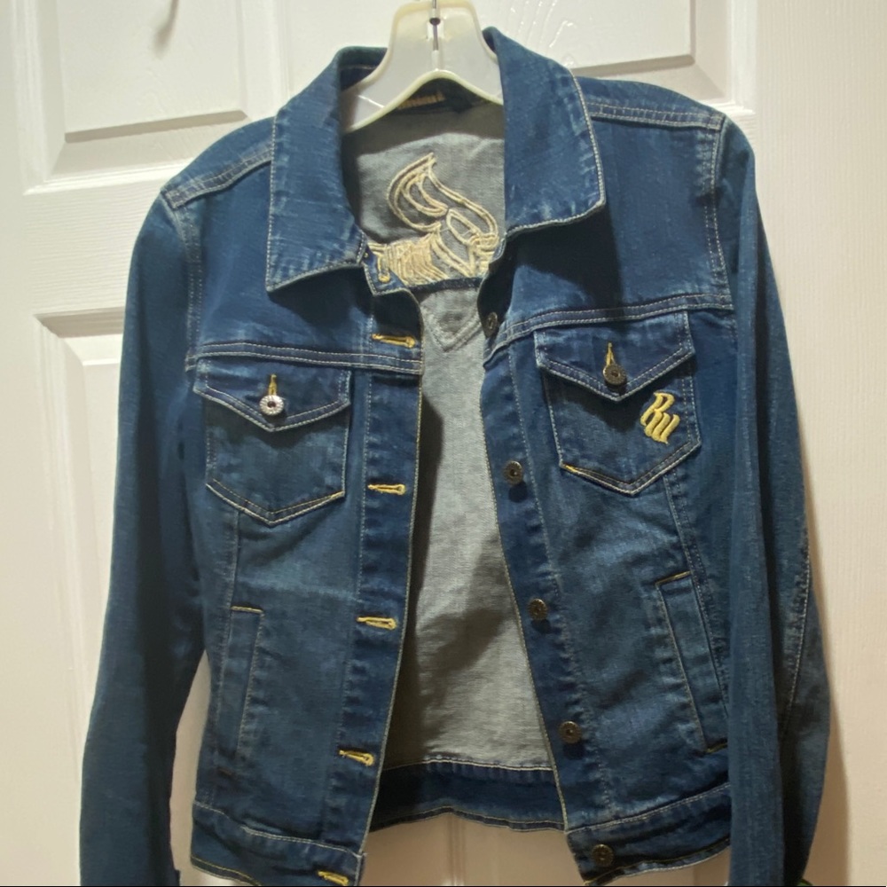 Classic RocaWear denim jacket. - Picture 5 of 6